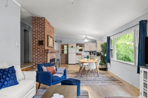 Harpers Ferry Cottage Hot Tub, WiFi, Dog-Friendly